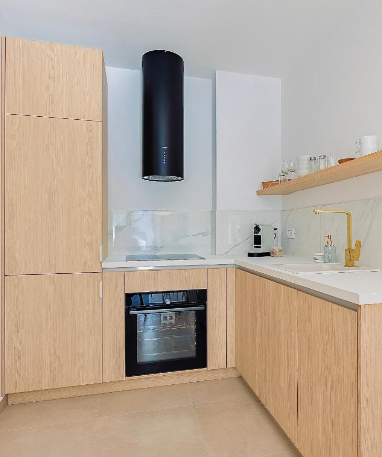 Modern Mediterranean Superior Apartment *