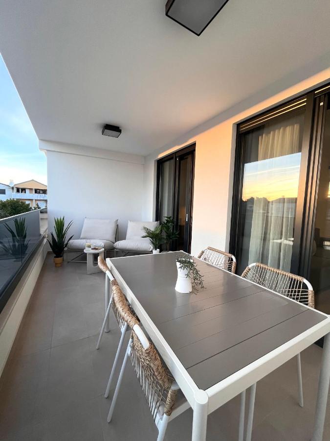 Modern Mediterranean Superior Apartment *